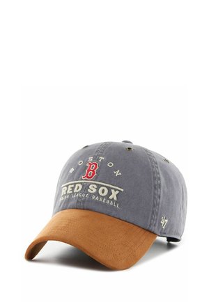 Graue und braune Boston Red Sox Baseballkappe mit rotem "B"-Logo und weißem Sticktext auf der Vorderseite.