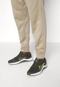 Nike Performance TAPER - Tréningruha alsók - khaki/khaki/(black)