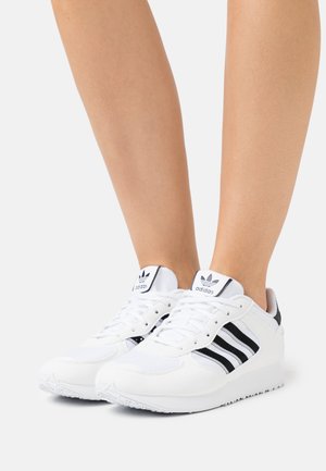 SPECIAL 21 W - Trainers - footwear white/core black