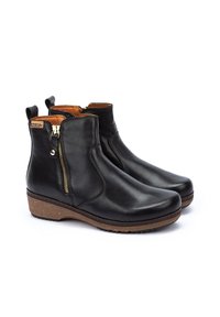 Pikolinos GRANADA - Botines de cuña - black