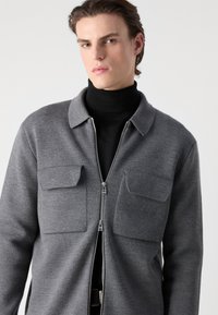 BOSS BELLOTTO - Adīta jaka - medium grey