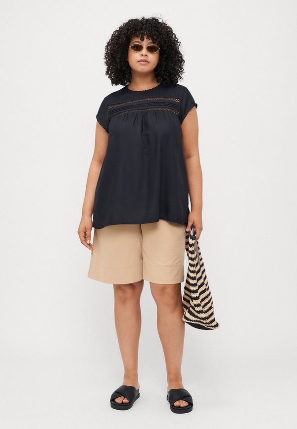 CARMANITA BERMUDA  - Shorts - sand4