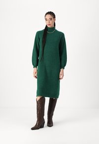 YAS YASBALIS FUNNEL DRESS - Robe pull - fir