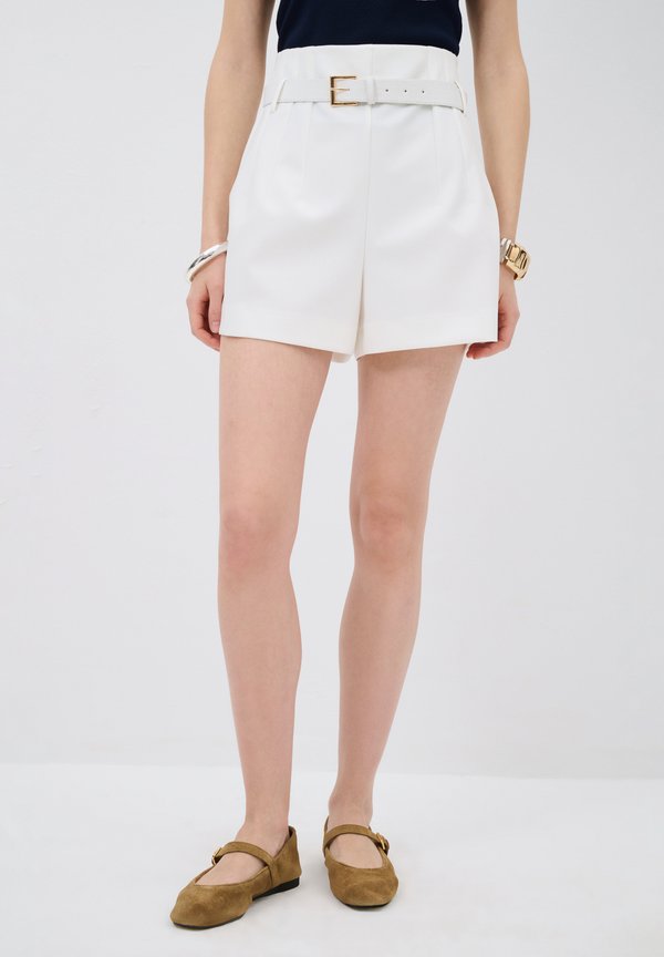 DART DETAIL  - Shorts - beige