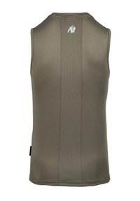 Olijfgroene mouwloze sporttanktop gemaakt van rekbare stof met een textuurpaneel aan de achterkant en een klein logo bovenaan.