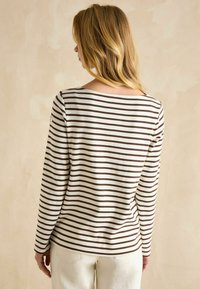 Tom Joule REGULAR FIT - HARBOUR BOAT NECK BRETON - Langarmshirt - brown cream