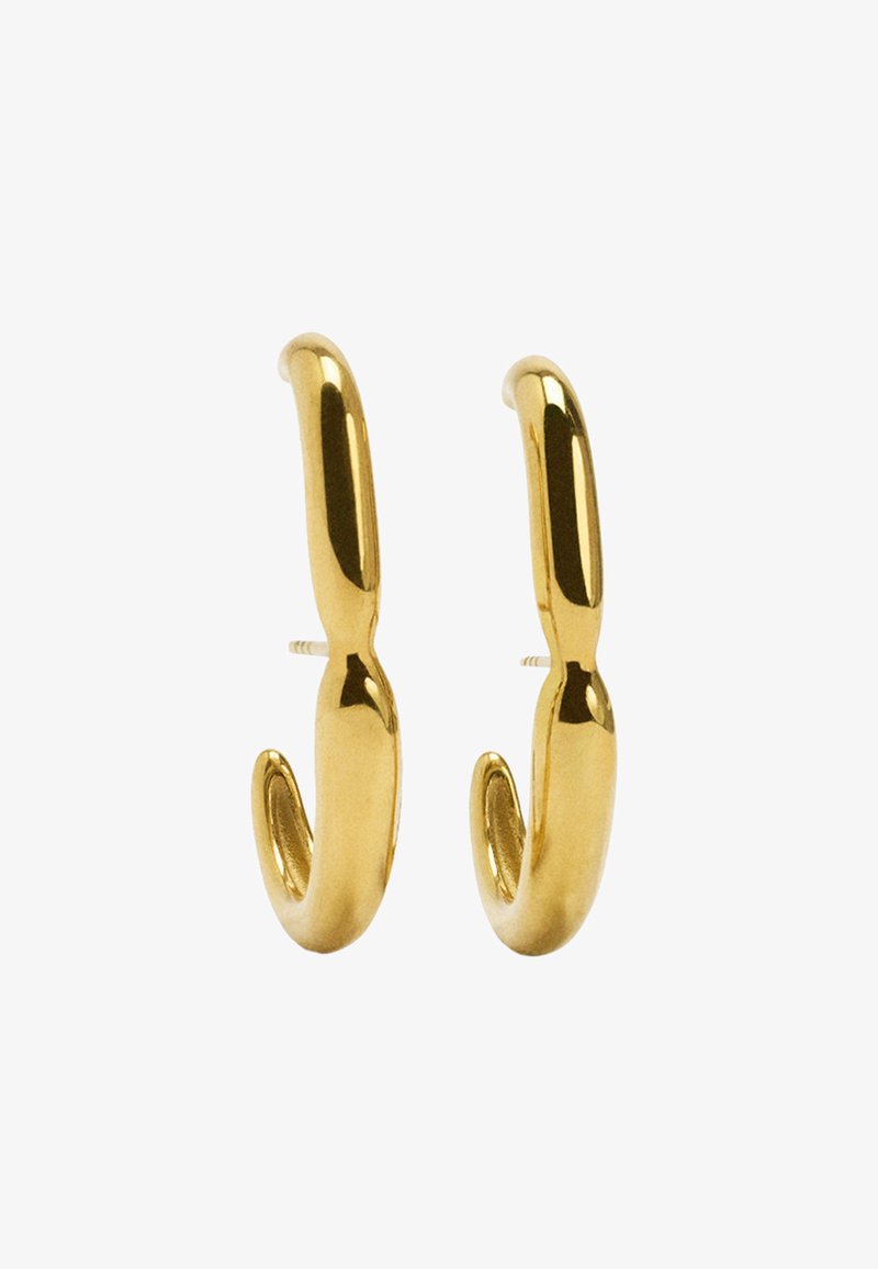 Złote kolczyki w postaci obręczy o gładkim, błyszczącym wykończeniu. Wygięty kształt z otwartymi końcami, tworzący elegancką, nowoczesną formę.