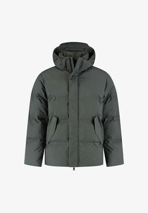 Tmavě zelená zateplená bunda s odnímatelnou kapucí, předním zipem a dvěma bočními kapsami. Hladký materiál s prošívanými sekcemi pro izolaci.