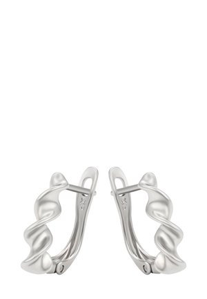 Sølvmetalørringer med et snoet, bølget design, der har en poleret finish og en hængslet lukning for nem påtagning.