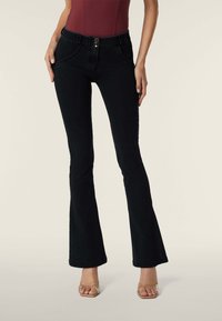 Freddy WR.UP® MINI FLARE PUSH-UP - Jean slim - black jeans seams on tone