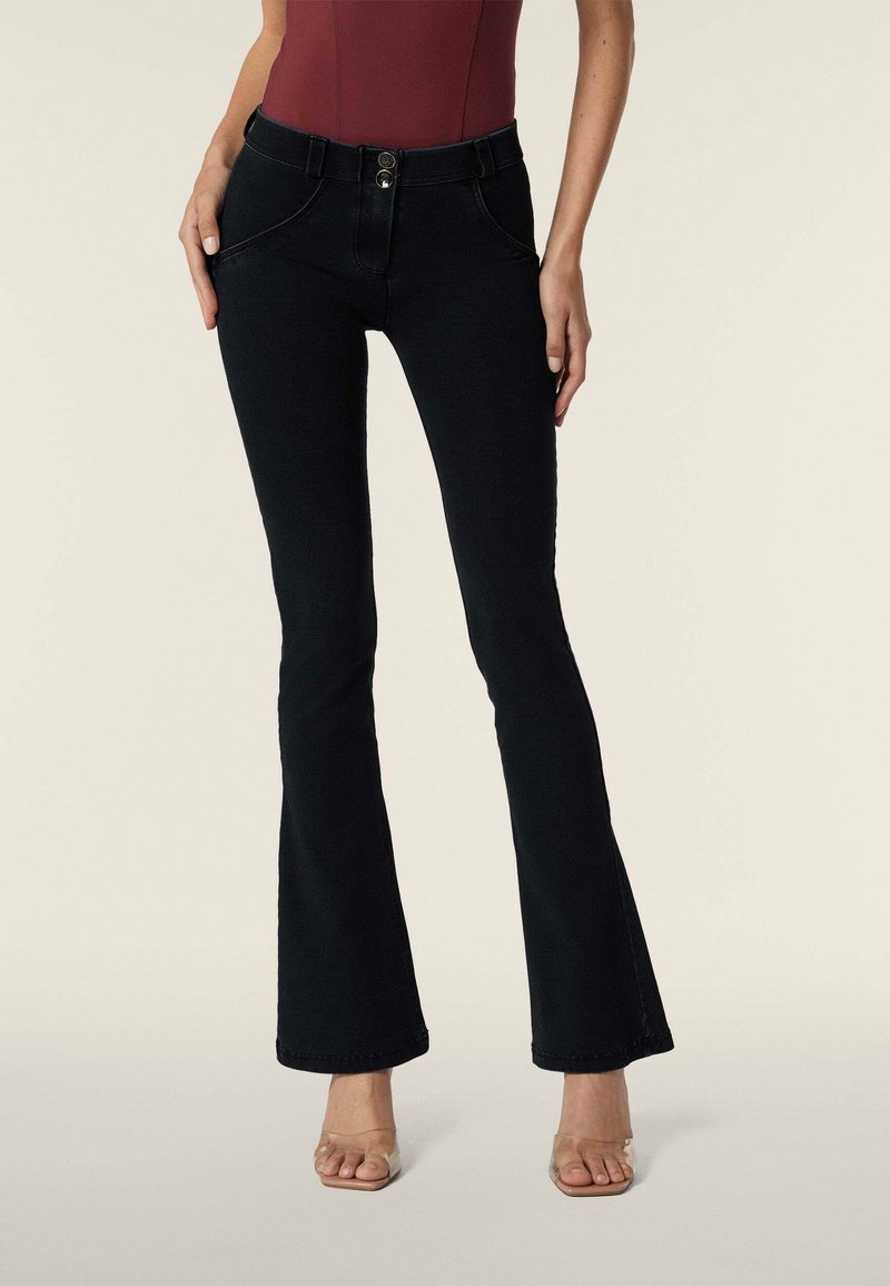 Freddy WR.UP® MINI FLARE PUSH-UP - Jean slim - black jeans seams on tone