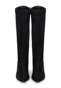 Stivali neri in suede sopra il ginocchio con punta affusolata, caratterizzati da una texture liscia e un design snello.