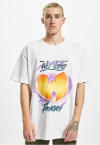 Upscale by Mister Tee Marškinėliai su spaudiniu - white