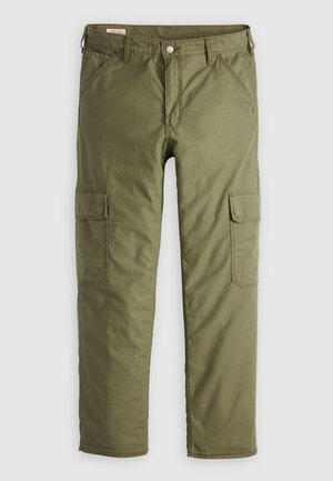 Pantaloni cargo verde oliva realizzati in tessuto di cotone resistente, dotati di due tasche laterali e tasche aggiuntive sulle cosce.