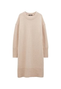 Robe pull oversize beige en texture douce, avec un col rond, des poignets côtelés et un ourlet côtelé.