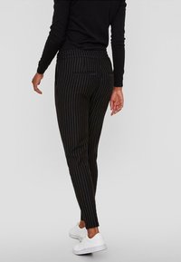 Vero Moda Pantalones deportivos - black