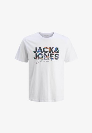 T-shirt en coton blanc avec un imprimé graphique coloré comportant le texte "JACK & JONES Essentials". Design à manches courtes et col rond.