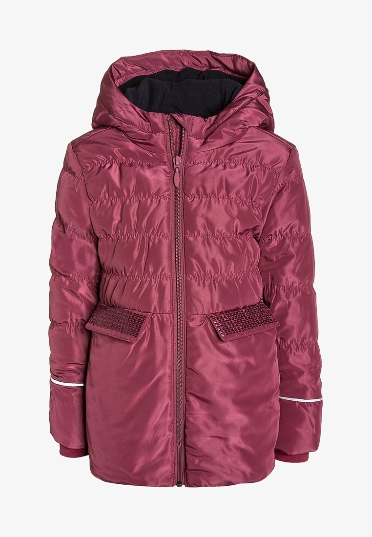 Doudoune bordeaux à capuche, fermeture éclair à l'avant, empiècements texturés, taille élastique et accent réfléchissant sur les manches. Finition lisse et brillante.