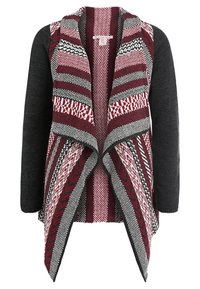 Mönstrad cardigan med en mörkröd, svart och grå färgskala. Har en texturerad, öppen framsida, draperad design och lång ärm.
