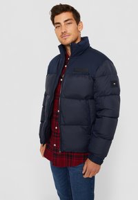 Tommy Hilfiger NEW YORK PUFFER JACKET - Winterjacke - desert sky