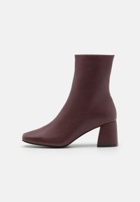 ONLBRIELLE HEELED BOOT - Klassikalised poolsaapad - dark red
