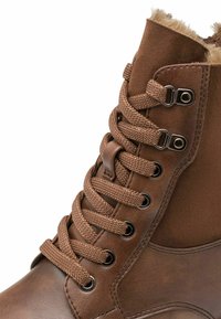 Tamaris STIEFELETTE - Vinterstøvler - cognac