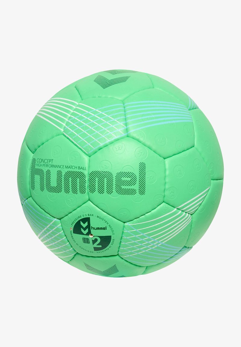 Le ballon de match haute performance Hummel vert présente une surface texturée, des motifs géométriques et un branding en noir et blanc contrasté.