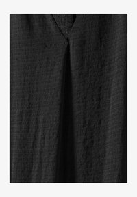 Non sélectionné, black