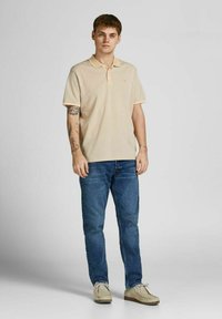 Jack & Jones PREMIUM JPRBLUWIN SS STS - Polotričko - curds amp whey