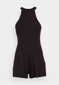Mono negro sin mangas con cuello alto, cintura ajustada y pantalones cortos fluidos sobre un fondo claro y liso.