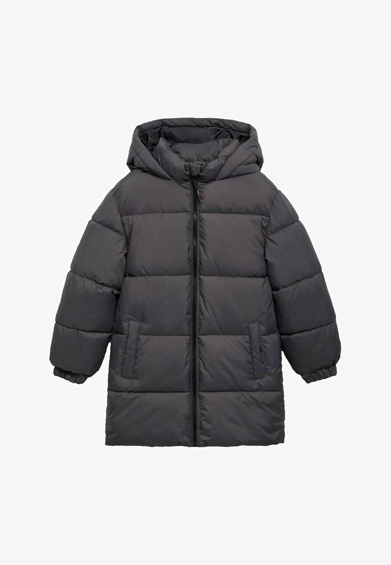 Bunda s kapucí v černé barvě, se zipem vpředu, elastickými manžetami a dvěma bočními kapsami. Vyrobena z hladkého, polstrovaného materiálu.