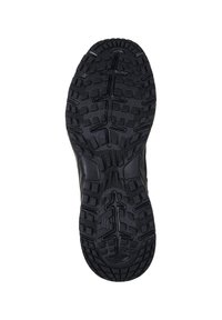 Schwarze Sohle eines Sportschuhs mit tiefen Profilen und einem strukturierten Muster für guten Halt, mit auffälligem Branding an der Seite.