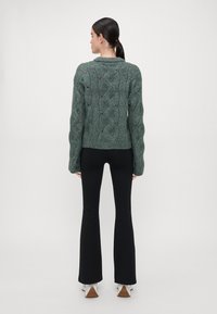 Vero Moda Tall VMLINA  O NECK  - Pulover - balsam green