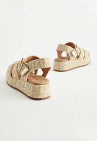 Next REGULAR FIT - Sandaler - neutral raffia