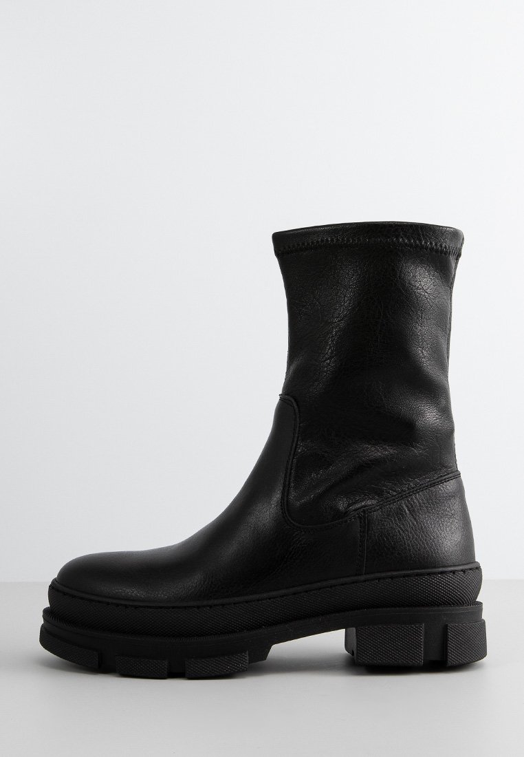 Botine cu platformă