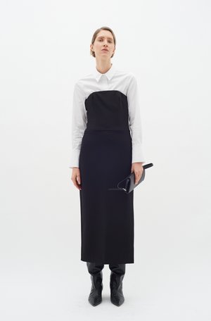 KIARA - Maksi garuma kleita - black