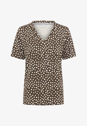 Braunes Kurzarm-V-Ausschnitt-Shirt mit unregelmäßigem weißen Polka-Dot-Muster, das gleichmäßig den Stoff bedeckt.