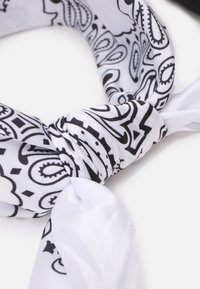 Urban Classics BANDANA UNISEX 2 PACK - Fulardi - black/white
