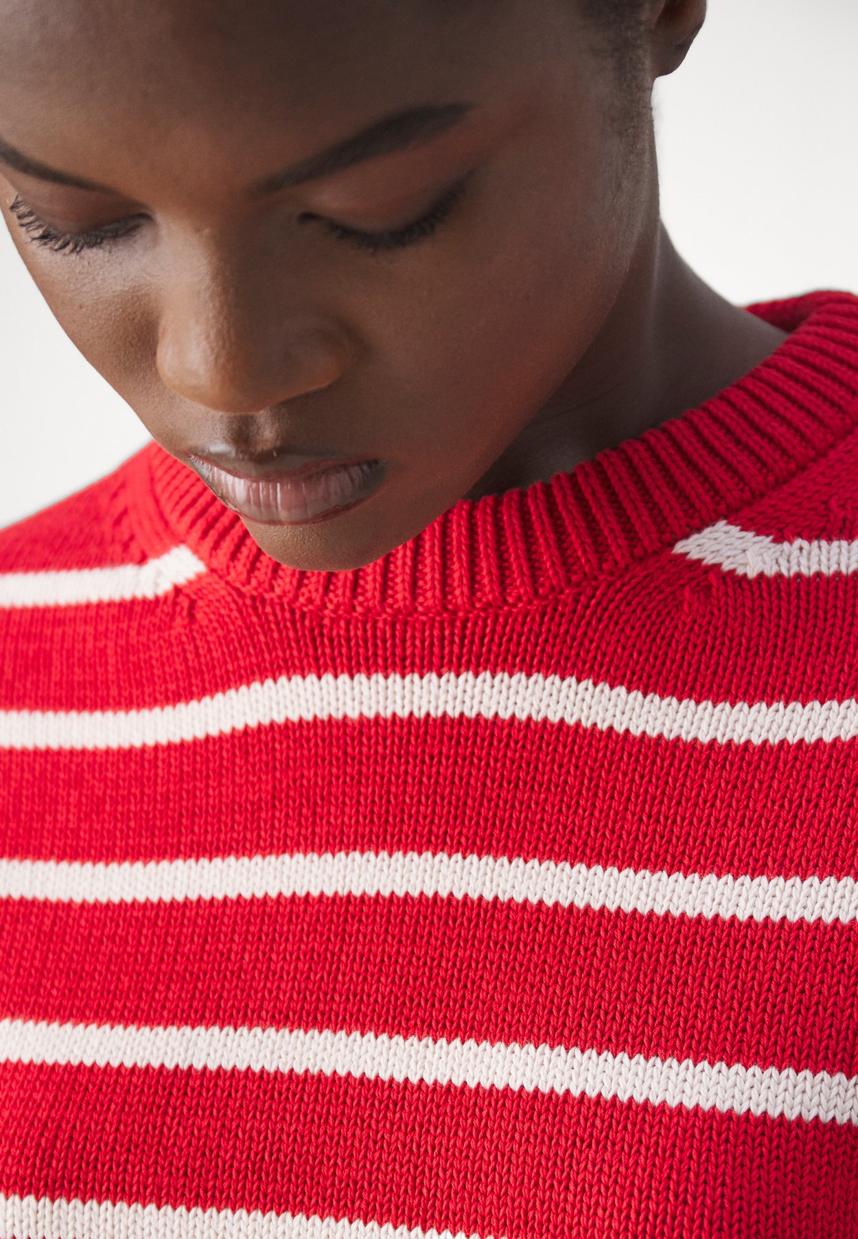 STRIPED CNECK