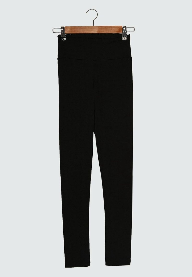 Trendyol Träningsbyxor - black