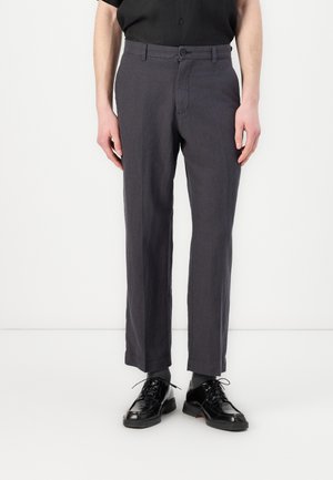 SLH220 LOOSE MADS SUN PRESS PANT - Housut - phantom