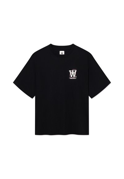T-shirt noir à manches courtes avec un petit logo "W" blanc et rose superposé sur la poitrine gauche et un col rond.