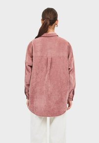 Stradivarius Let jakke / Sommerjakker - red