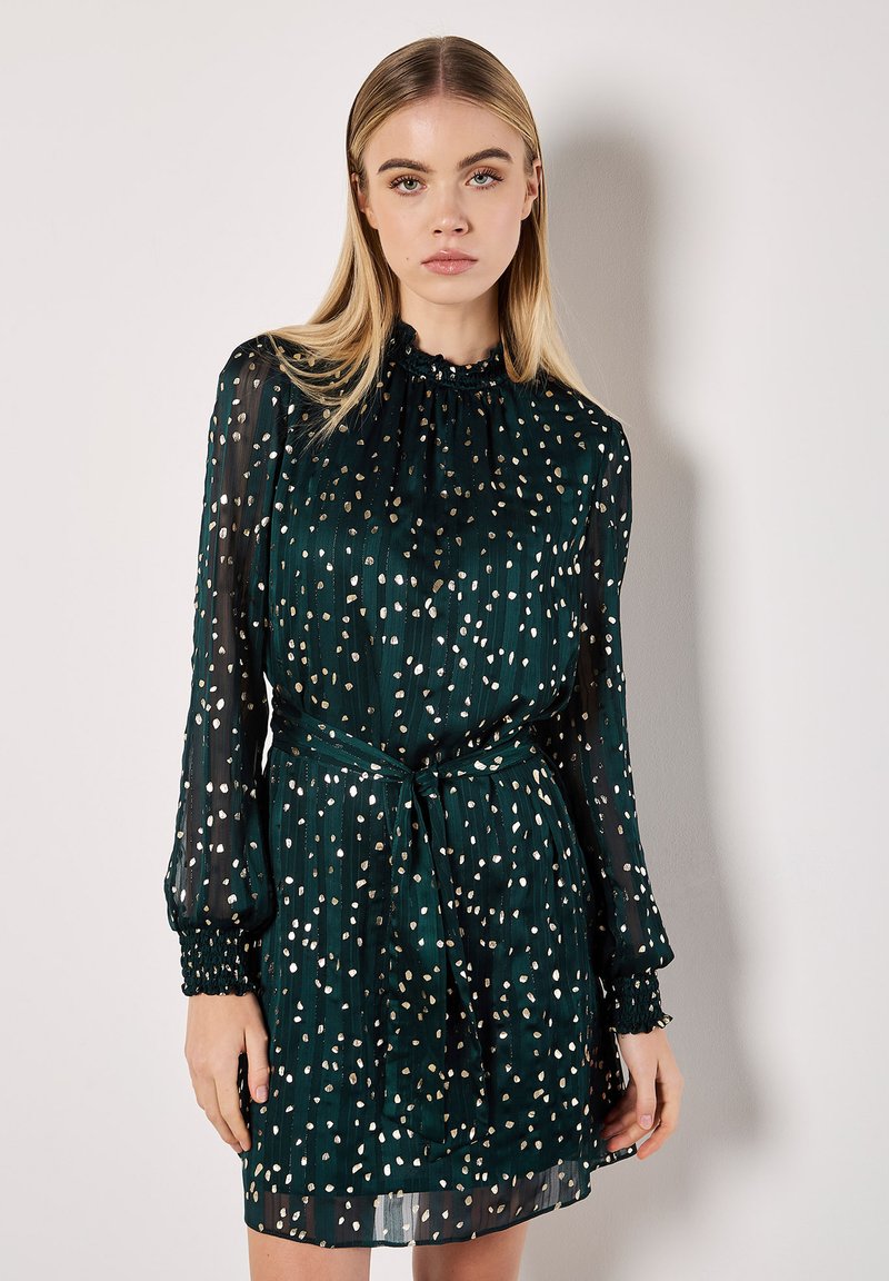 Apricot Robe de jour - green