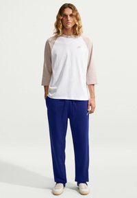 Niewybrane, deep royal blue deep royal blue white