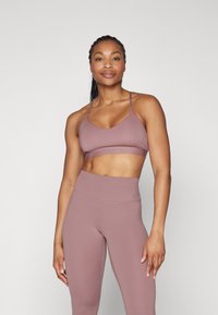 Nike Performance INDY BRA - Neliela atbalsta sporta krūšturis - smokey mauve