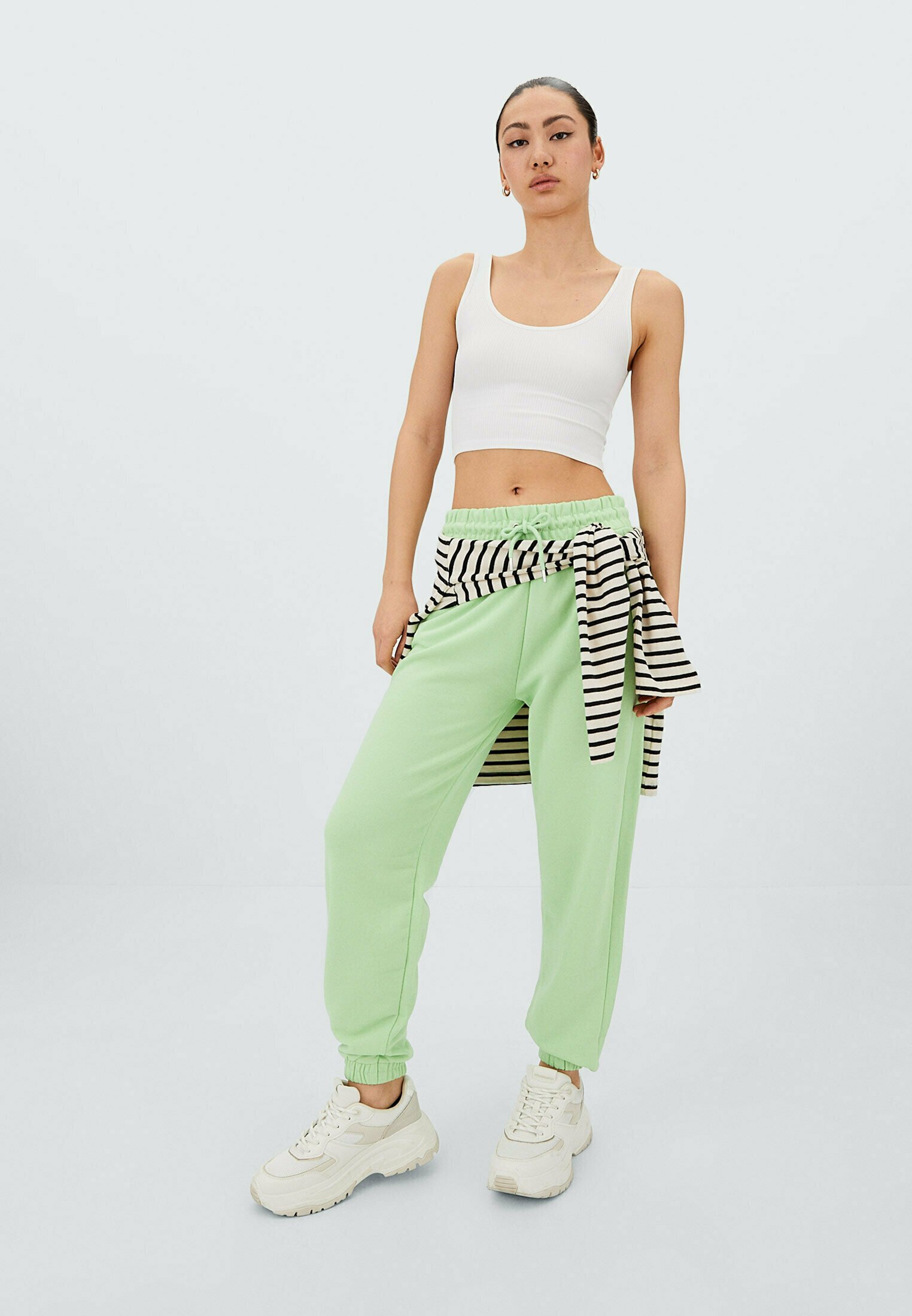 Stradivarius PLÜSCH - Pantaloni sportivi - green/verde - Zalando.it