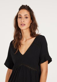 Protest PRTTHIRZA - Vestido ligero - true black