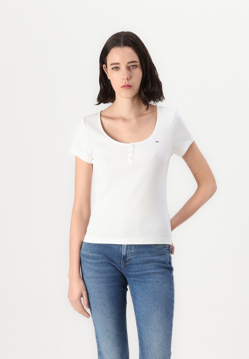 Tommy Jeans SLIM HENLEY - T-shirts - white