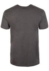 Grå kortærmet t-shirt med rund halsudskæring, lavet af blødt stof, med et enkelt design uden synlige mønstre eller detaljer.